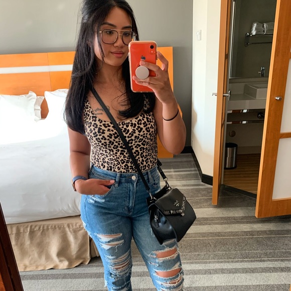 Meet your Posher, Chantelle - Picture 2 of 3